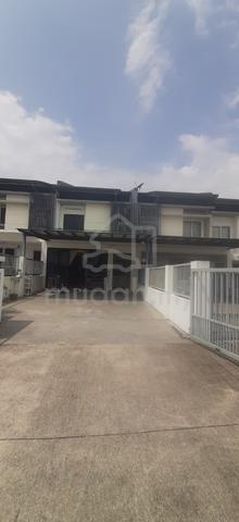 Fully Furnished & Reno Double Storey Terrace Garland Emerald Rawang 1