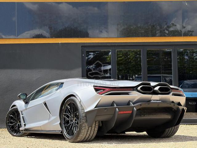 2024 Lamborghini REVUELTO 6.5 V12 HPEV (A) - 2