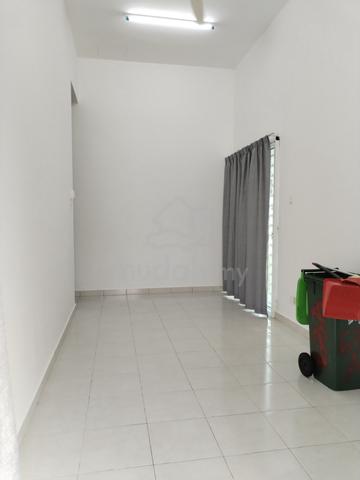 Bukit Banyan Single Storey Terrace House Corner Dora Rent 1