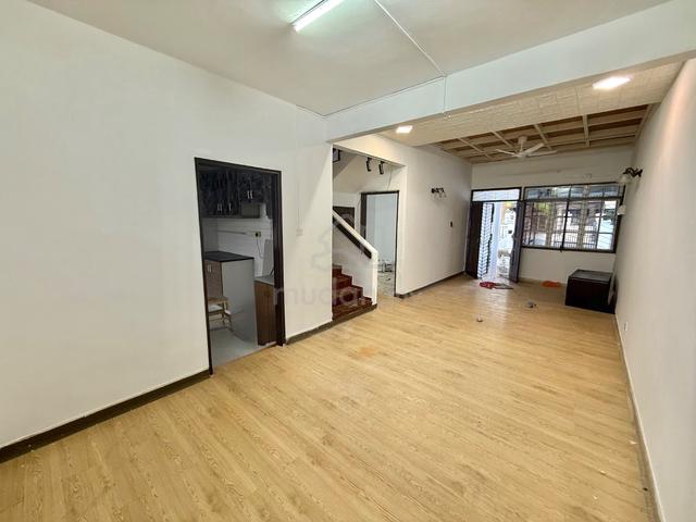 House For Rent / Taman Perling / 1.5 Storey Terrace / Tuas / Jb 1