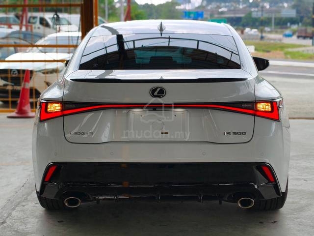 2022 Lexus IS300 2.0 F-SPORT - 4