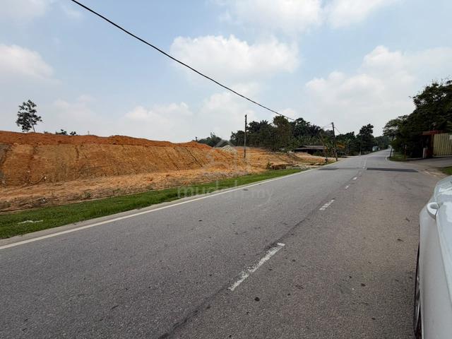 Senai Seelong Jaya 3.5 Acre MEDIUM Industrial Land Beside Main Road 1