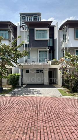 3 Storey Terraced House Schumann Schubert Symphony Hills Cyberjaya 1