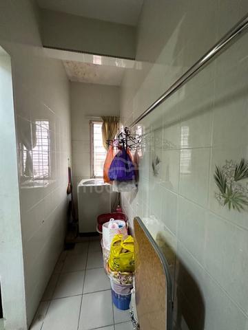 USJ 13 Corner Gated Guarded 2 Sty Fully Extended LRT Bus Stop Taipan 5