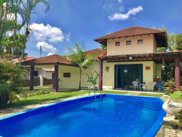 A Famosa Homestay Villa With Private Swimming Pool 1