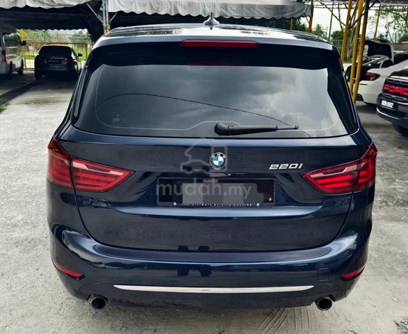 2015 Bmw 218i ACTIVE TOURER 1.5 boleh loan kedai - 4