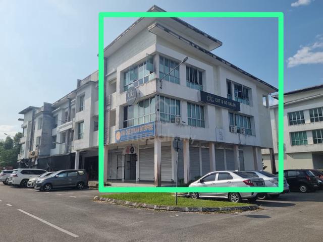 3 Storeys Corner Shoplot at Jalan Riveria Kuching - Samarahan Highway 1