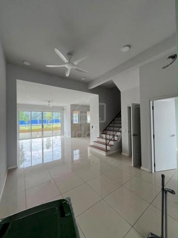 [CHEAPEST 2STOREY SPACOIUS HOUSE] 4b4b Tamansari Rawang PLUS AEON RENT 1
