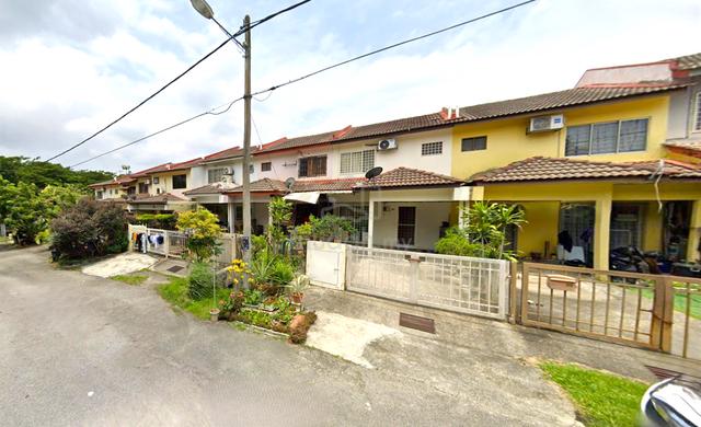 Opportunity Offer 2-Storey Spacious 4-Bedroom in Taman Puncak Jalil 1