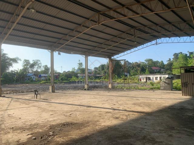Warehouse with Land 1