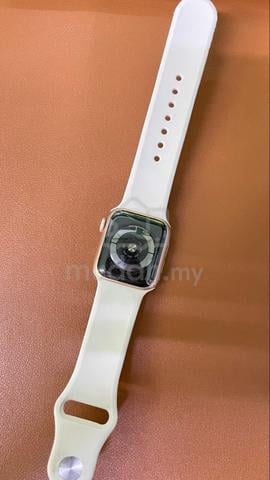 Apple Watch Series 4 - photo 2 of 5