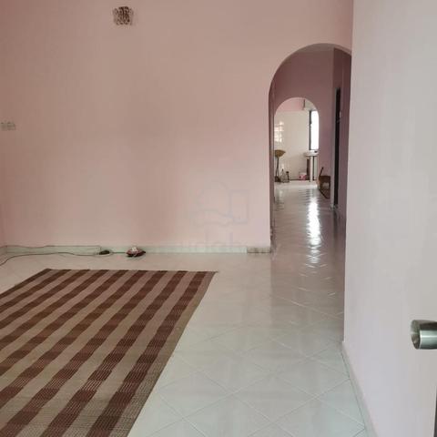 Spacious bungalow house 2