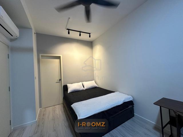 Meta City Low Deposit Furnished Seri Kembangan Master Room For Rent 1