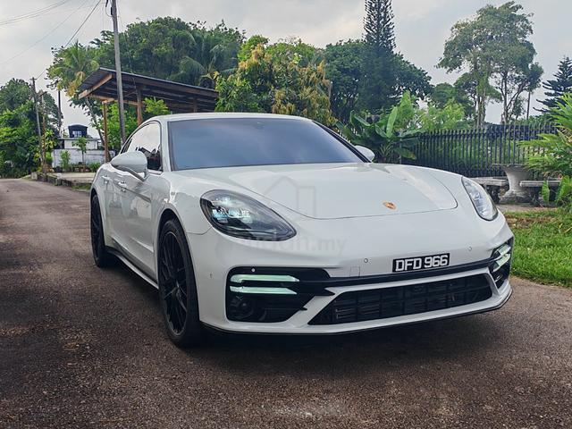 2019 Porsche PANAMERA 3.0 (A) - 1