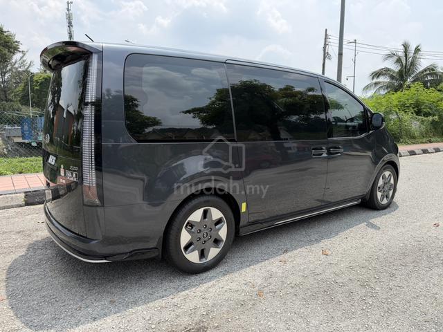 2022 Hyundai STARIA 2.2 CRDI PREMIUM (A) - 4