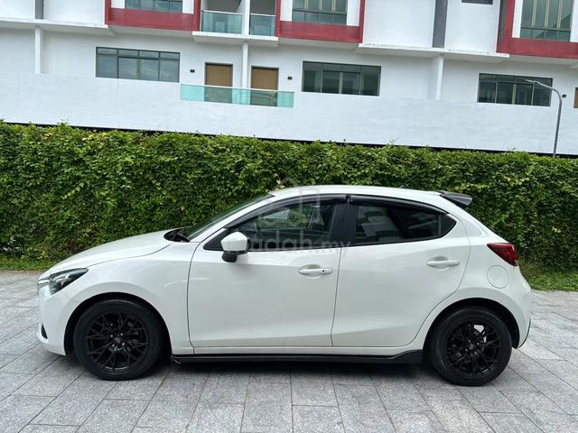 2017 Mazda 2 1.5 HATCHBACK (A) LIKE NEW CAR - 4