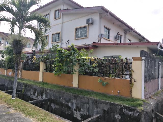 Kingfisher Sulaman Two n Half Corner 1