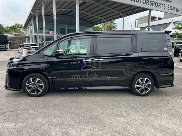 2021 Toyota VOXY 2.0 ZS KIRAMEKI III - 2