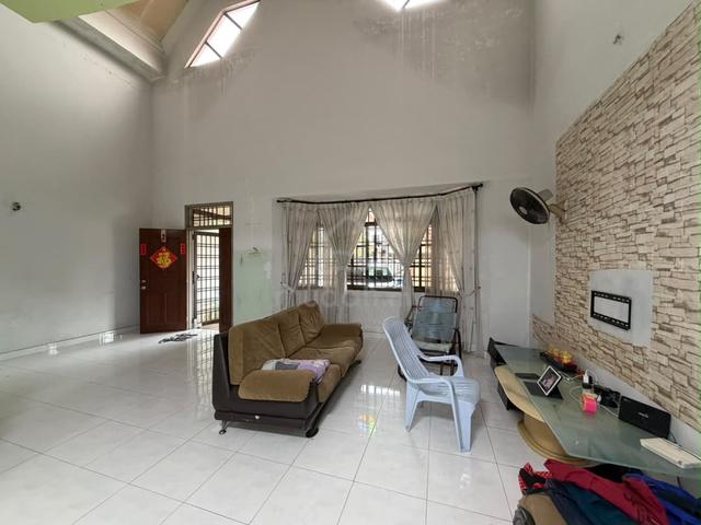 1.5 Storey @ Taman Pelangi Indah/ Jln Pesona/ Ulu Tiram/ Corner Lot 1