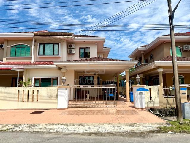 Well Maintained Double Storey Semi Detached at Senadin 1