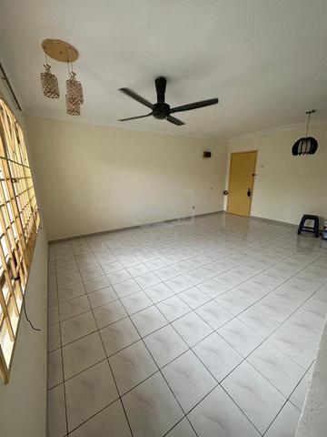 saujana apartment 1
