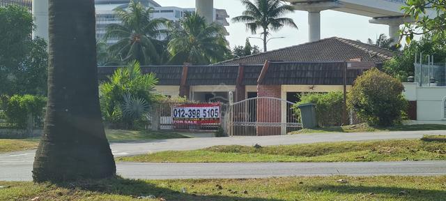 Bungalow Single Story Corner Lot at Sri Andalas 1