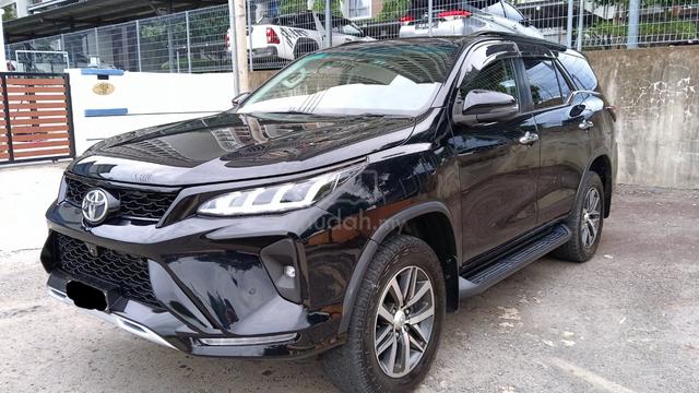 2018 Toyota Fortuner SRZ 2.7V TRD Sportivo 7Seater - 5