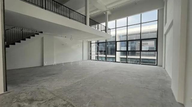 EmHub Warehouse Kota Damansara 1