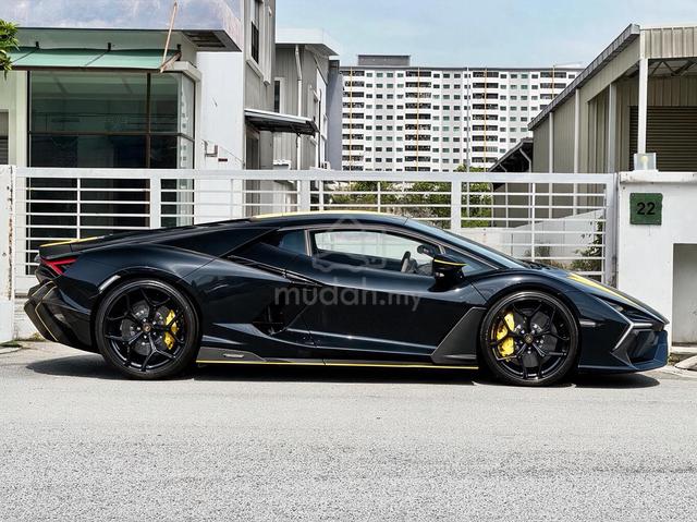 2025 Lamborghini Revuelto V12 Hybrid DONE 364MILES - 3