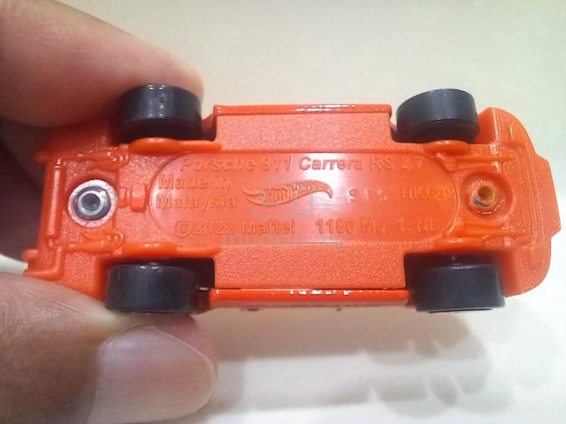 Hot Wheels Porsche 911 Carrera RS 2.7 (Orange) Car - photo 6 of 6