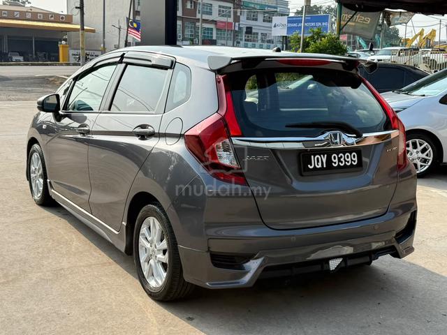 ORI 2018 Honda JAZZ 1.5 E (A) CAR PLATE CANTIK !! - 3