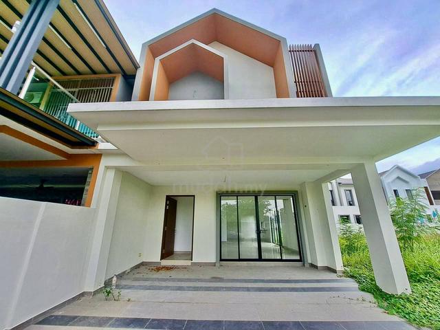BRAND NEW CORNER LOT 2 Storey Taman Puchong Prima SPACIOUS LAND 1