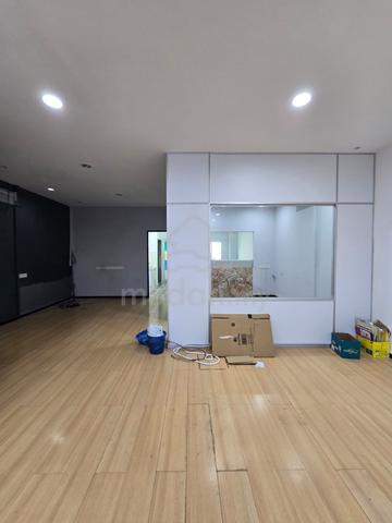 First floor office partly furnish bandar bukit tinggi 2 klang 1