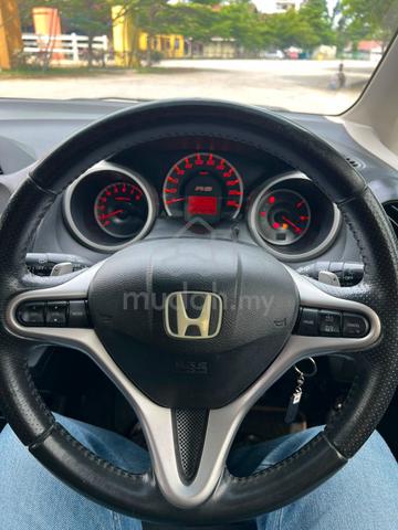 2011 Honda JAZZ 1.5 V FACELIFT (A) - 2