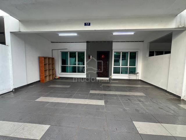 Single Storey Terrace House @ Jalan Jambu Mawar Kulai For Rent 1