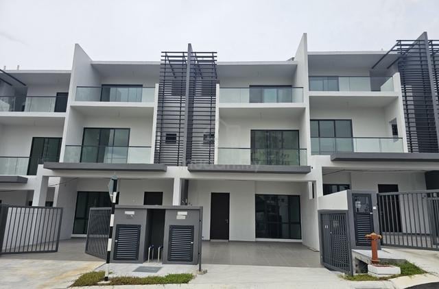 0 DOWN PAYMENT ✅ GOMBAK ✅ 3 storey SUPER LINK HOUSE ✅ SEMI D SIZE ✅ 1