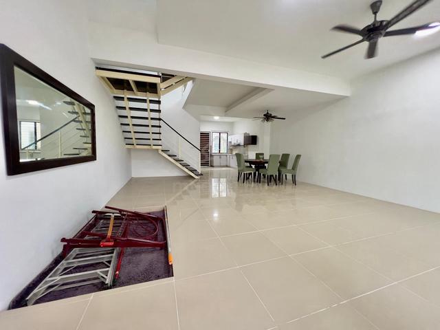 KEN RIMBA SHAH ALAM 📍 REPAINTED LIKE NEW ✨ Double Storey FOR SALE! 1