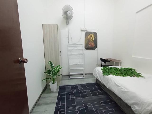 Bilik Sewa – Fully Furnished, Siap Renovate, Masuk Cepat! 1