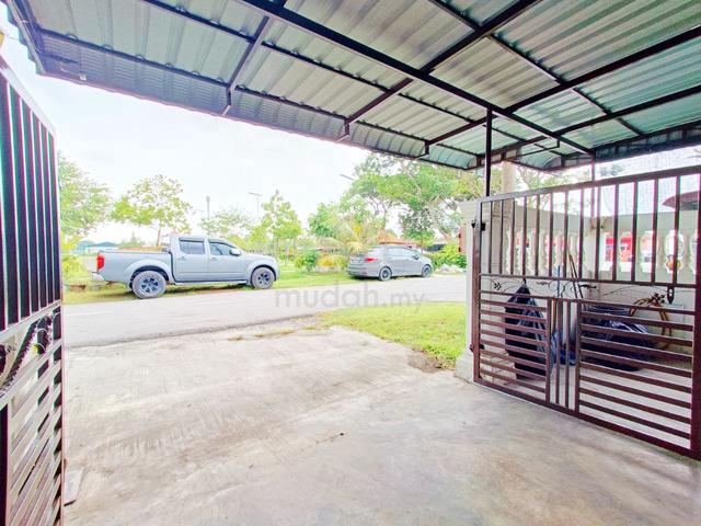 Depan Padang β
Teres Setingkat (End Lot) Taman Seri Kerayong Kapar 1