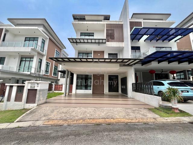 RENOVATED ELITE AREA ! Verge 32 Taman Melawati, 3 Storey Semi-D 1