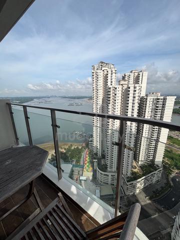 Large Master Room With Balcony @ Amberside 😍 High Floor 1