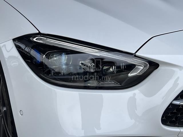 RECON 28k KM 2022 Mercedes Benz C200 AMG LINE - 3