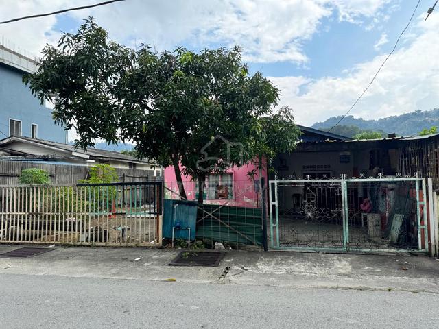 Single storey bungalow at Kampung Tasik Permai Ampang 1