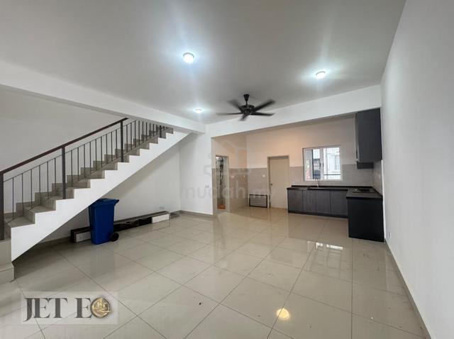 Double Storey @ Bandar Rimbayu (Starling) 3-BEDROOM Gated & Guarded. 1