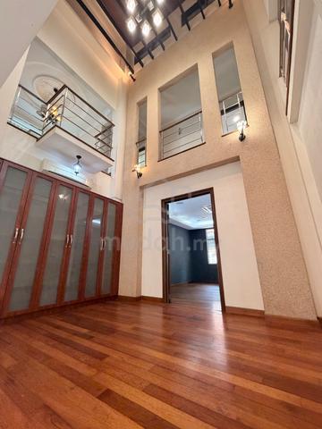 Nice Renovated Bungalow House w 7 Room😍Bukit Rimau Kota Kemuning!Sale 1