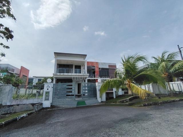 8,000 sqft Land Double Storey Bungalow Vista Kirana Ayer Keroh Melaka 1