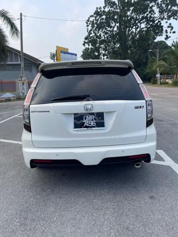 2011 Honda STREAM 1.8 I-VTEC RSZ FACELIFT (A) - 2