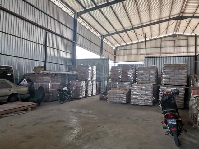 Warehouse with big land size at Damansara Kuantan 5