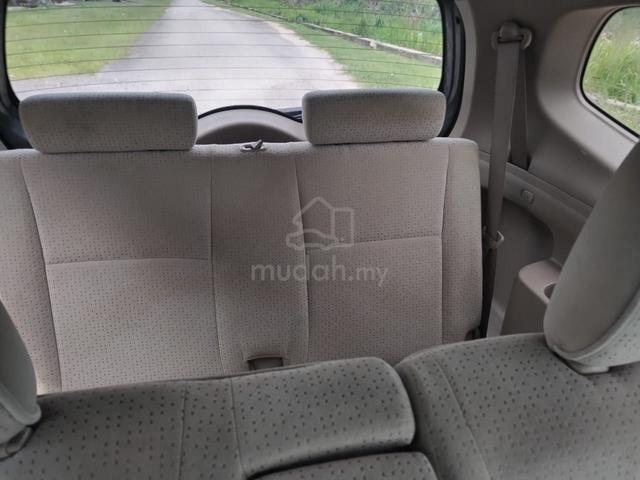 2010 Nissan GRAND LIVINA 1.8 CLASSIC/COMFORT (A) - 4
