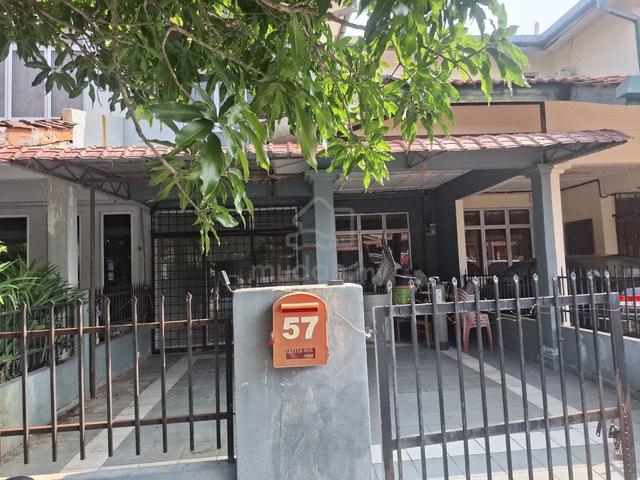 Rumah Teres 2-Storey Di Taman Seroja BBST Untuk Dijual 1